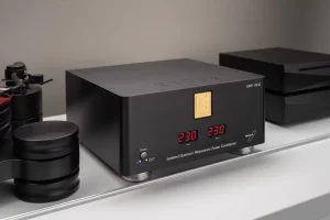 Napájecí zdroj KECES Audio IQRP 1500 – high-end napájecí zdroj a filtr pro audio sestavy s ochranou proti přepětí a dynamickým čistým zvukem
